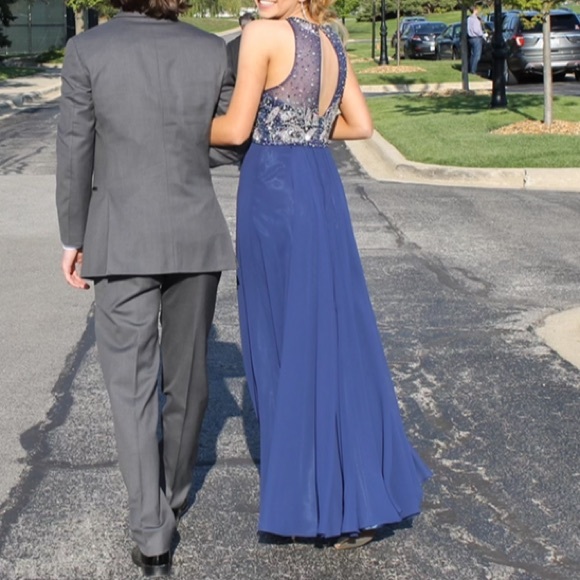 PROM DRESS! - Picture 4 of 4